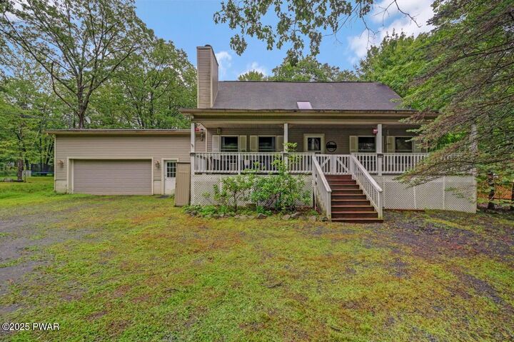 Property Photo: 107 Franklin Drive PA 18428