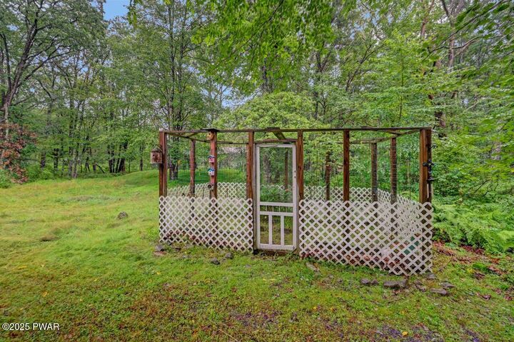 Property Photo: 107 Franklin Drive PA 18428