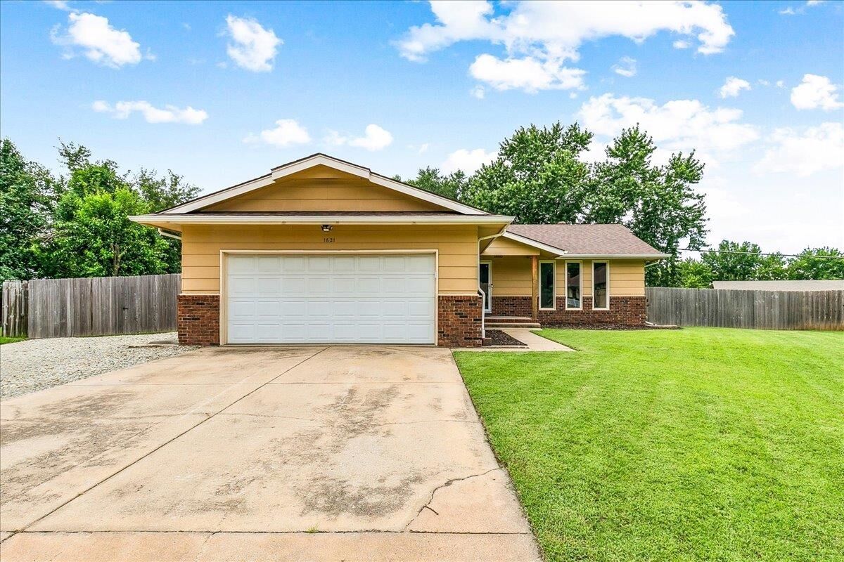 Property Photo:  1621 N Baltimore Ct  KS 67037