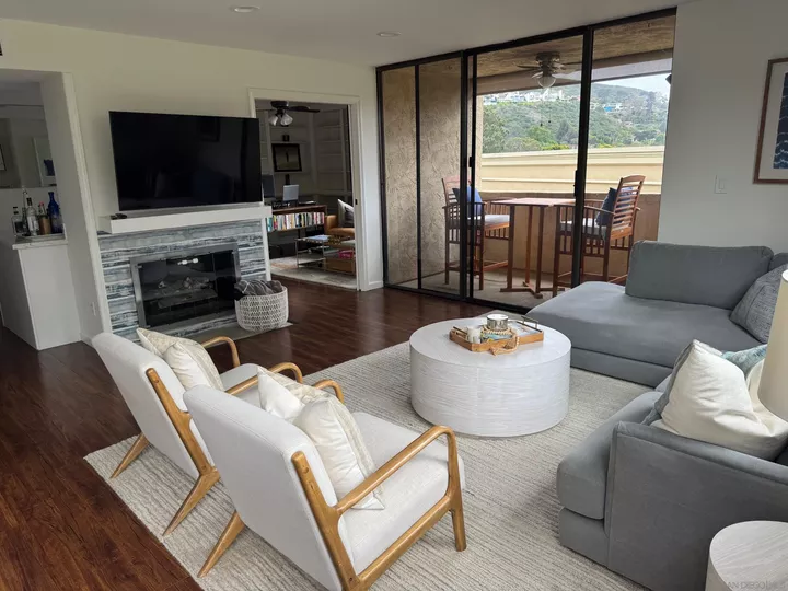 Property Photo: 2420 Torrey Pines Rd 304B CA 92037