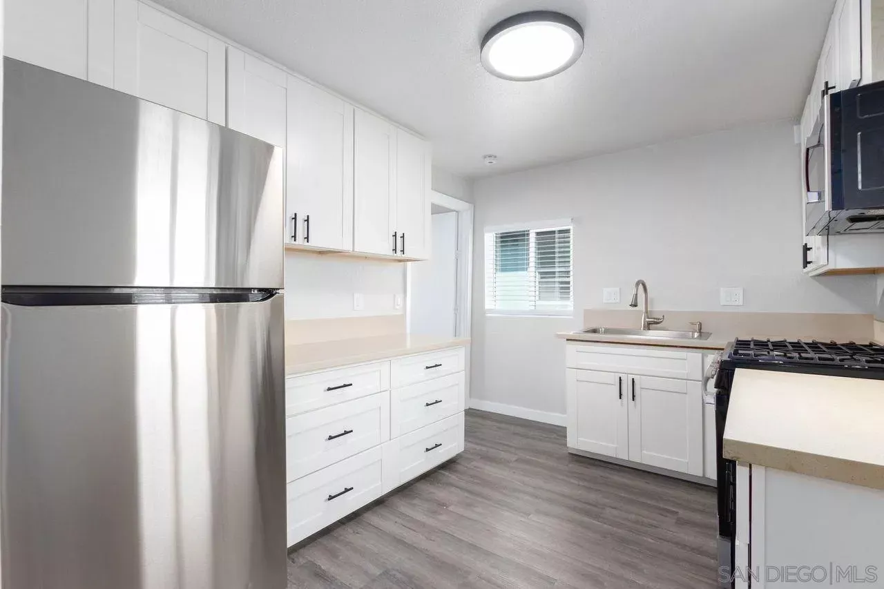 Property Photo: 2856 Franklin Ave B CA 92113