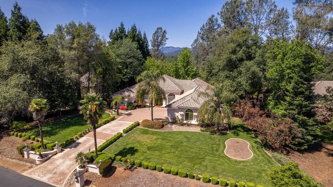Property Photo: 13320 Tierra Heights Road CA 96003