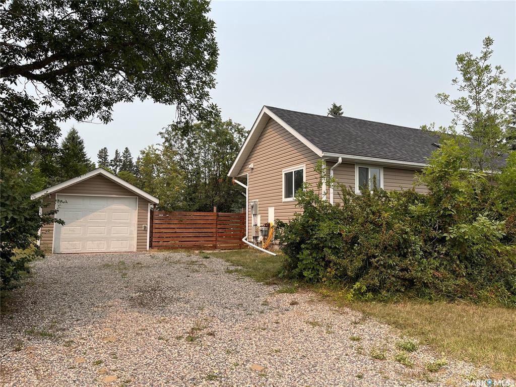 217 Central Boulevard  Nipawin SK S0E 1E0 photo