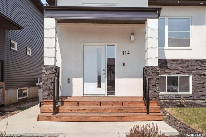 Property Photo: 114 Bolstad Way SK S7W 0Y1