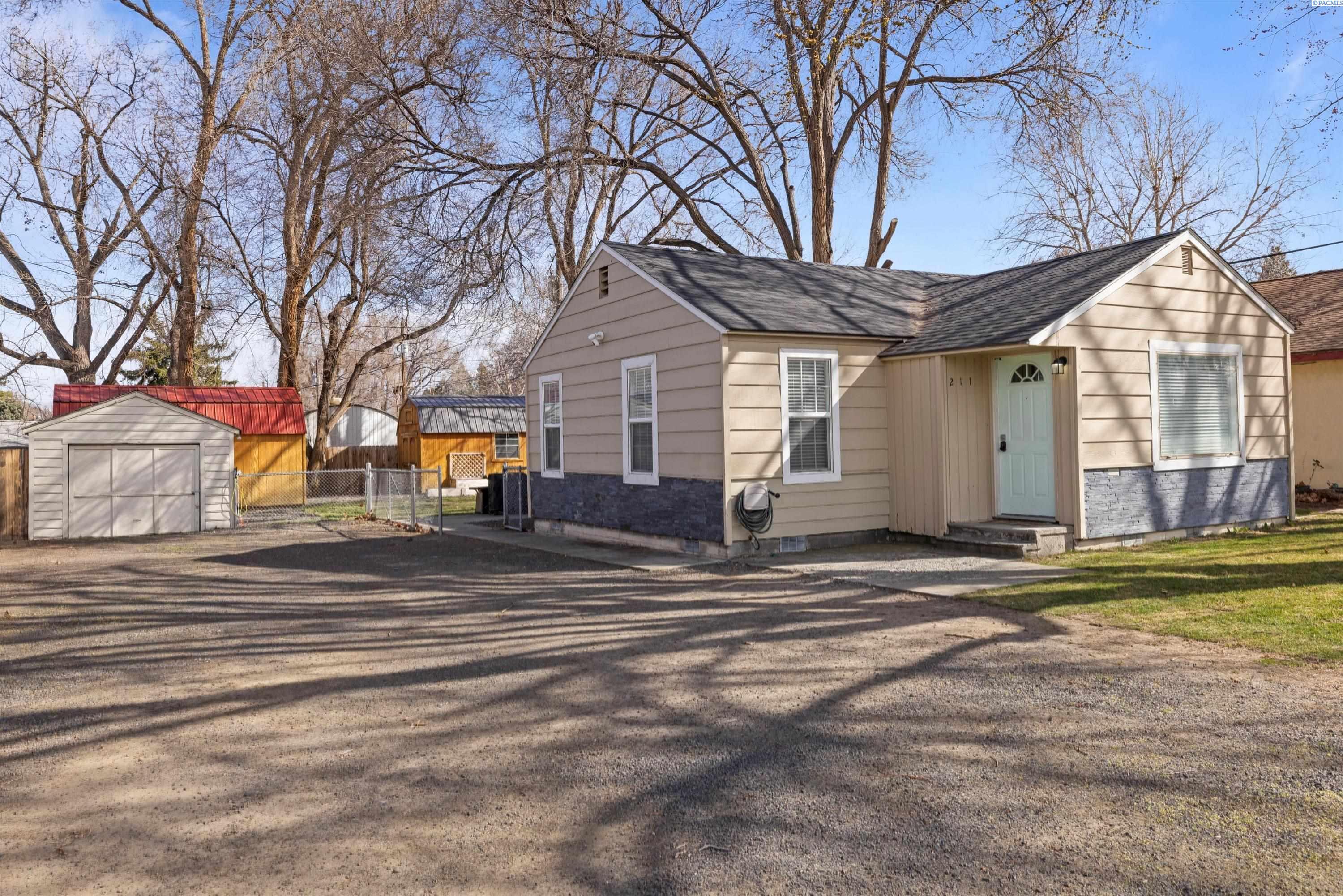 211 S Rainier  Kennewick WA 99336 photo