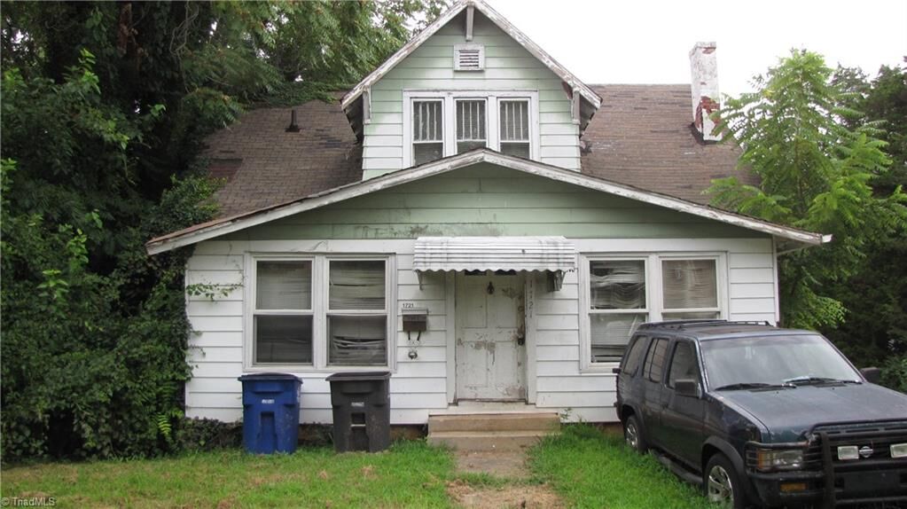 Property Photo:  1721 E First Street  NC 27101 