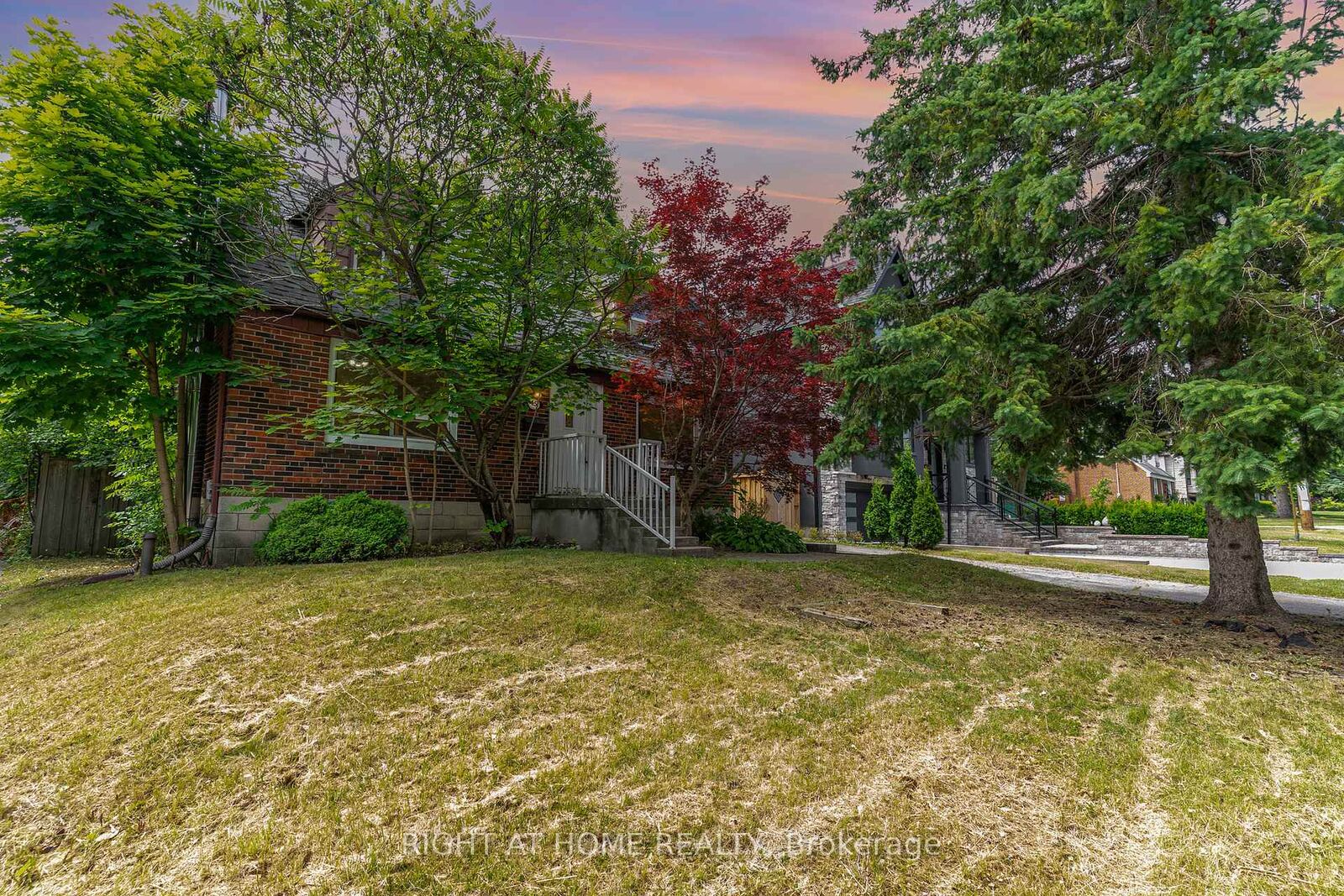 Photo de la propriété: 45 Yorkview Drive S ON M2N 2R9