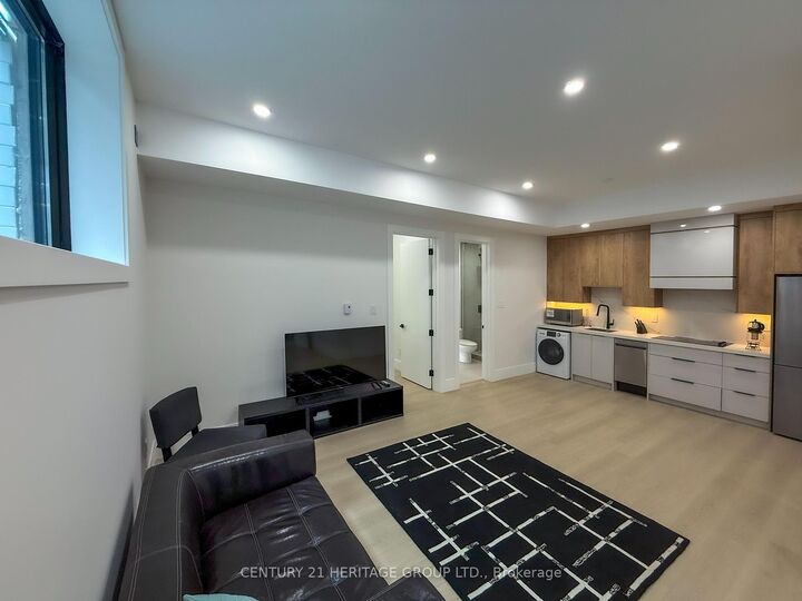 Property Photo: 11 Knowles Crescent #A ON L3Y 5Y1