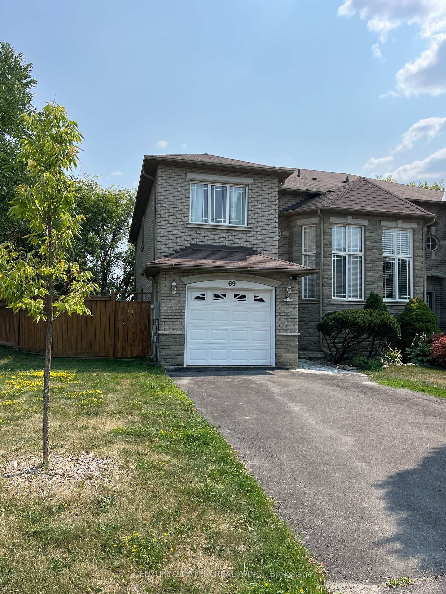 Property Photo:  69 Loredana Court  ON L4C 0P2 