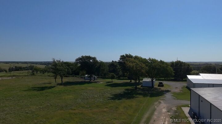 Property Photo: 401091 W 1200 Road OK 74029
