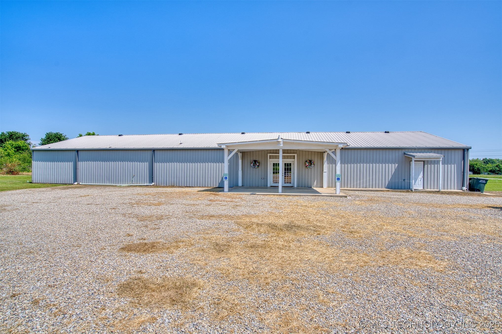 Property Photo:  3001 N Maple Street  OK 74955 