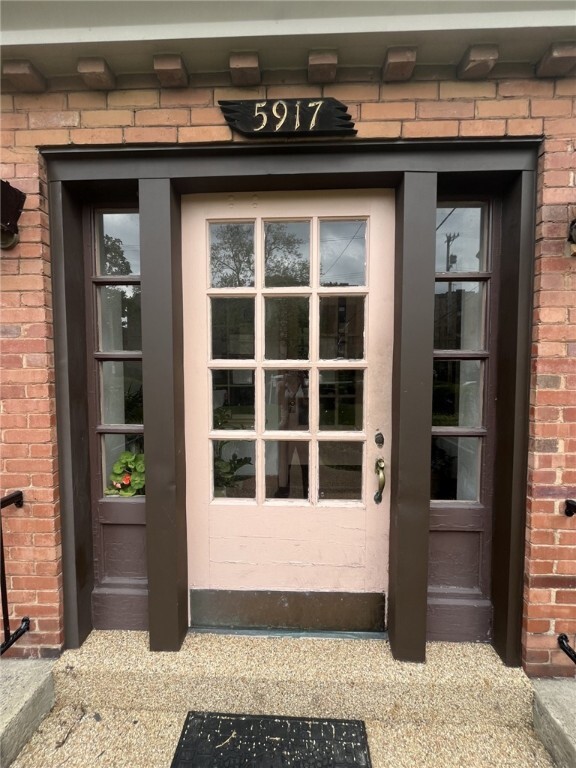 Property Photo: 5917 Walnut St 1 PA 15232
