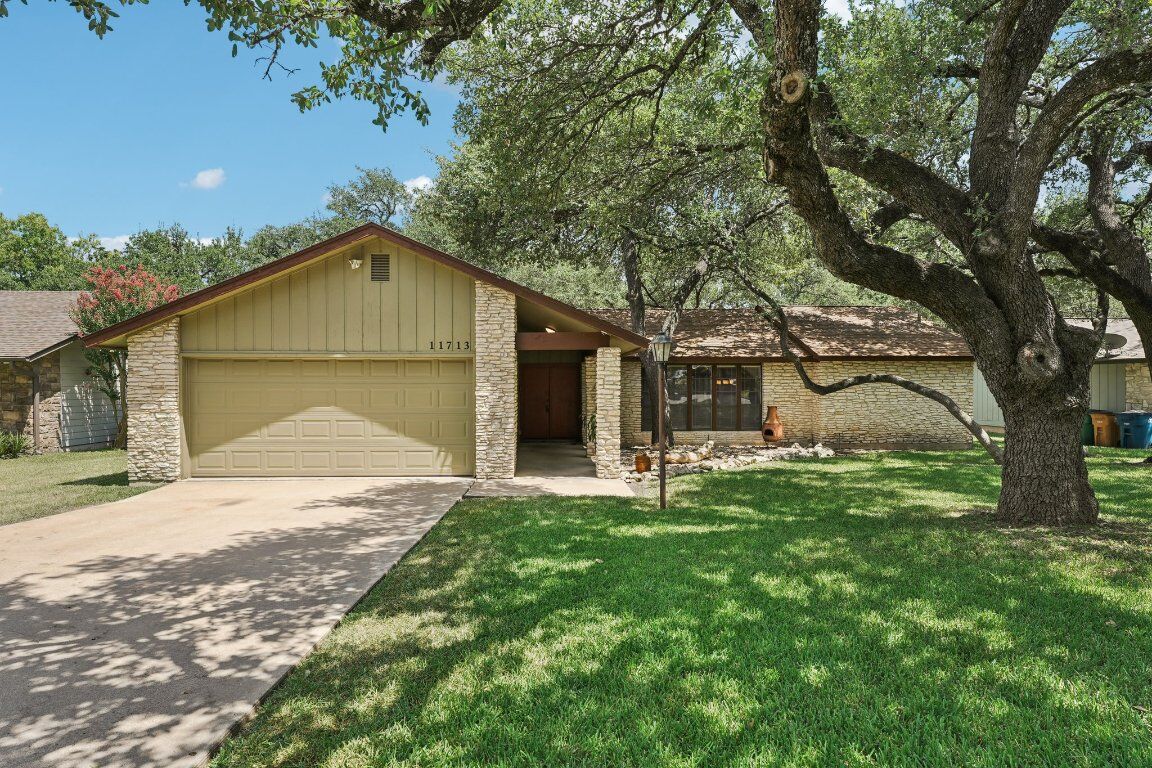 Property Photo: 11713 Broad Oaks Drive TX 78759