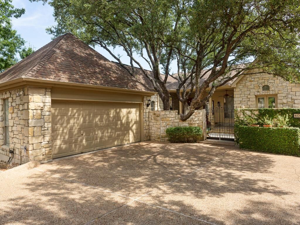 Property Photo:  402 Golf Crest Lane  TX 78734 