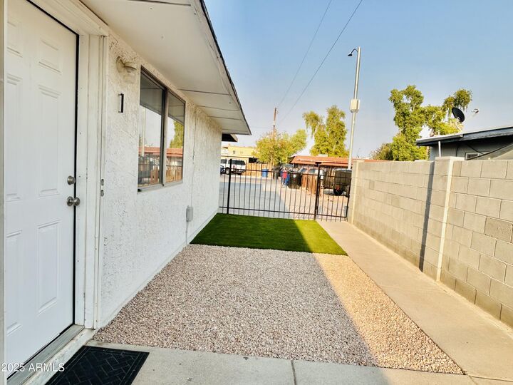 Property Photo: 240 S Doran Circle AZ 85204