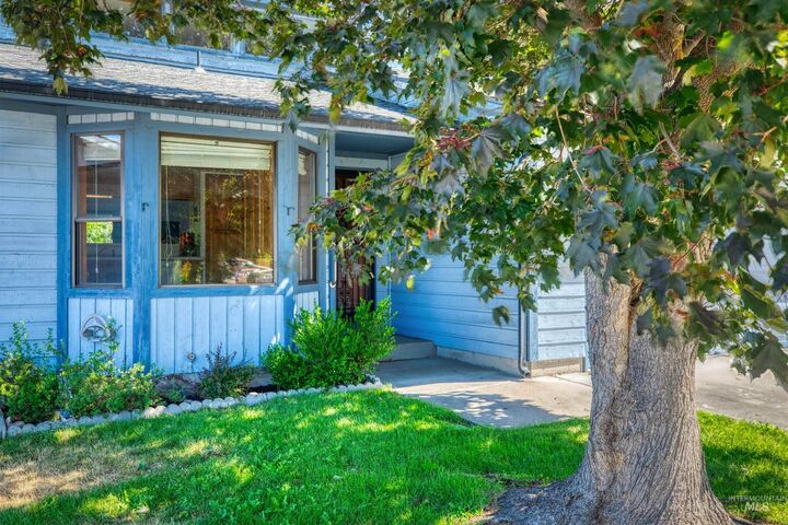 6886 W Cascade Drive  Boise ID 83704-8652 photo