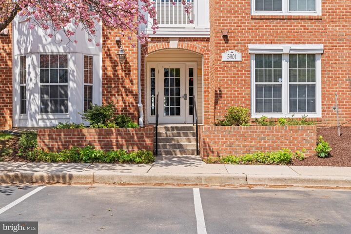 Property Photo:  5901 Millrace Court H-103  MD 21045 