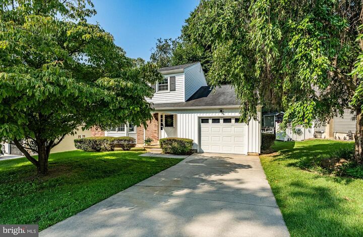 Property Photo: 1004 Stonewood Road DE 19810
