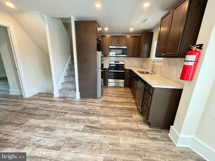 Property Photo:  31 W Clinton Avenue 2nd Floor  NJ 08107 
