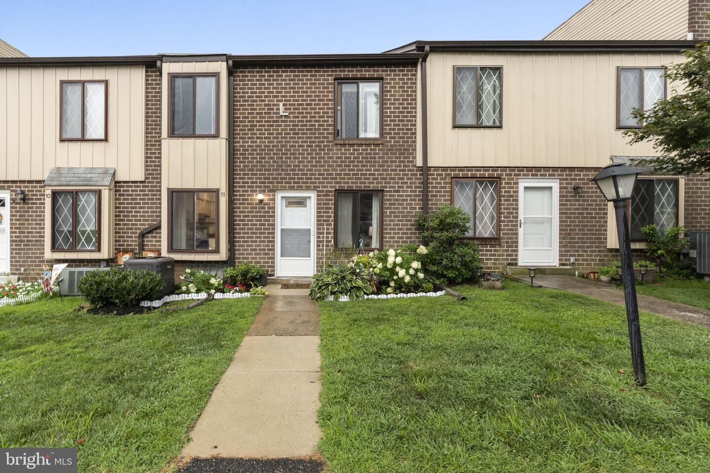 Property Photo: 5200 Hilltop Drive L-11 PA 19015