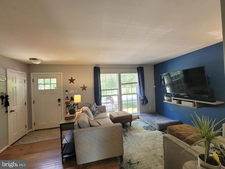 Property Photo: 101 S Bellwoode Drive DE 19702