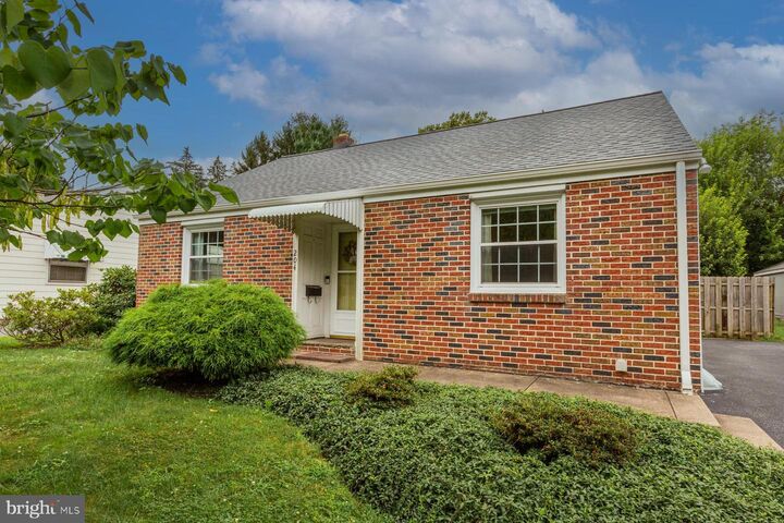 Property Photo:  204 Elizabeth Drive  PA 17601 