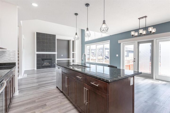 Property Photo: 22 Bluemeadow Road MB R3Y 0J5