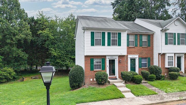 Property Photo:  2826 Hosta Drive  NC 28269 
