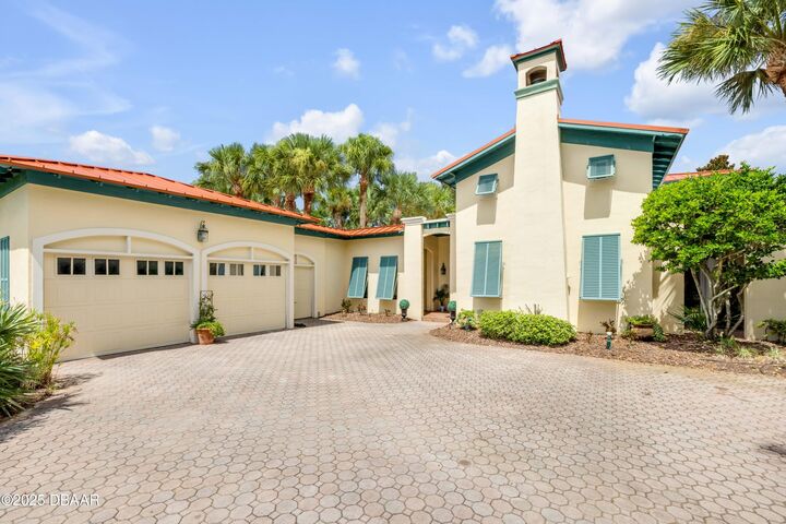 Property Photo:  2690 E Spruce Creek Boulevard  FL 32128 