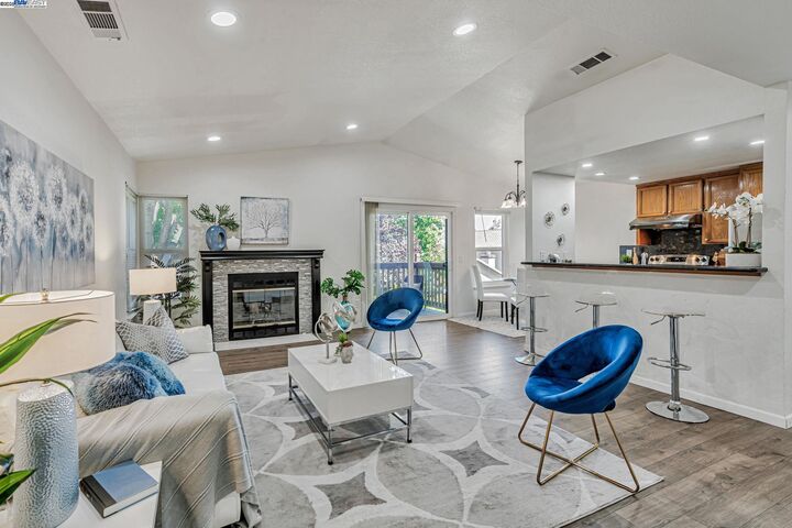 Property Photo: 38697 Huntington Cir CA 94536