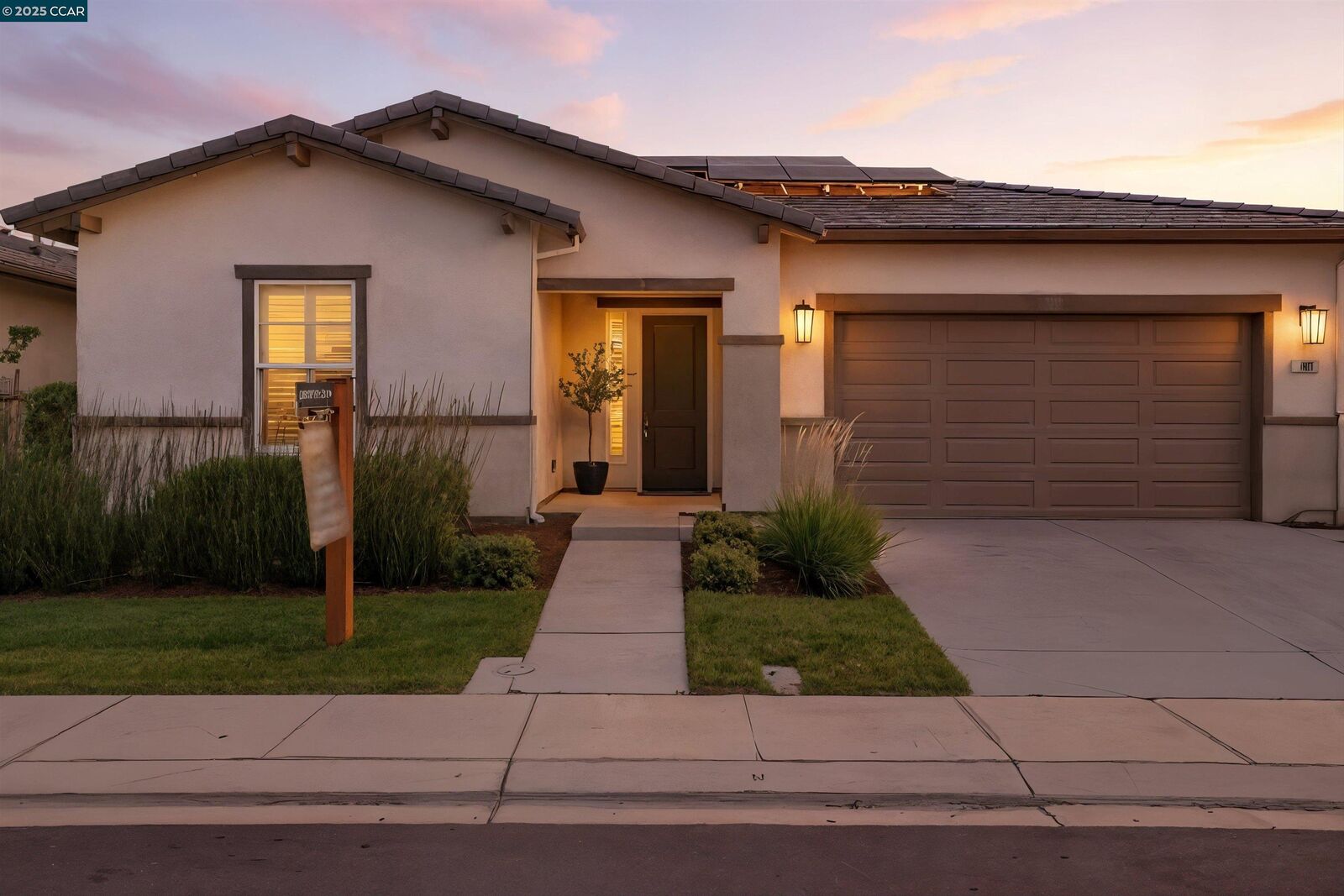 Property Photo: 701 Victoria Drive CA 95336