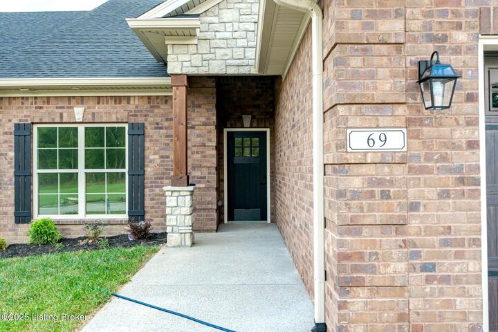 Property Photo:  69 Cherokee Dr  KY 40065 