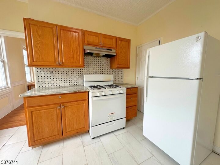 Property Photo:  182 Knickerbocker Ave 2  NJ 07503 