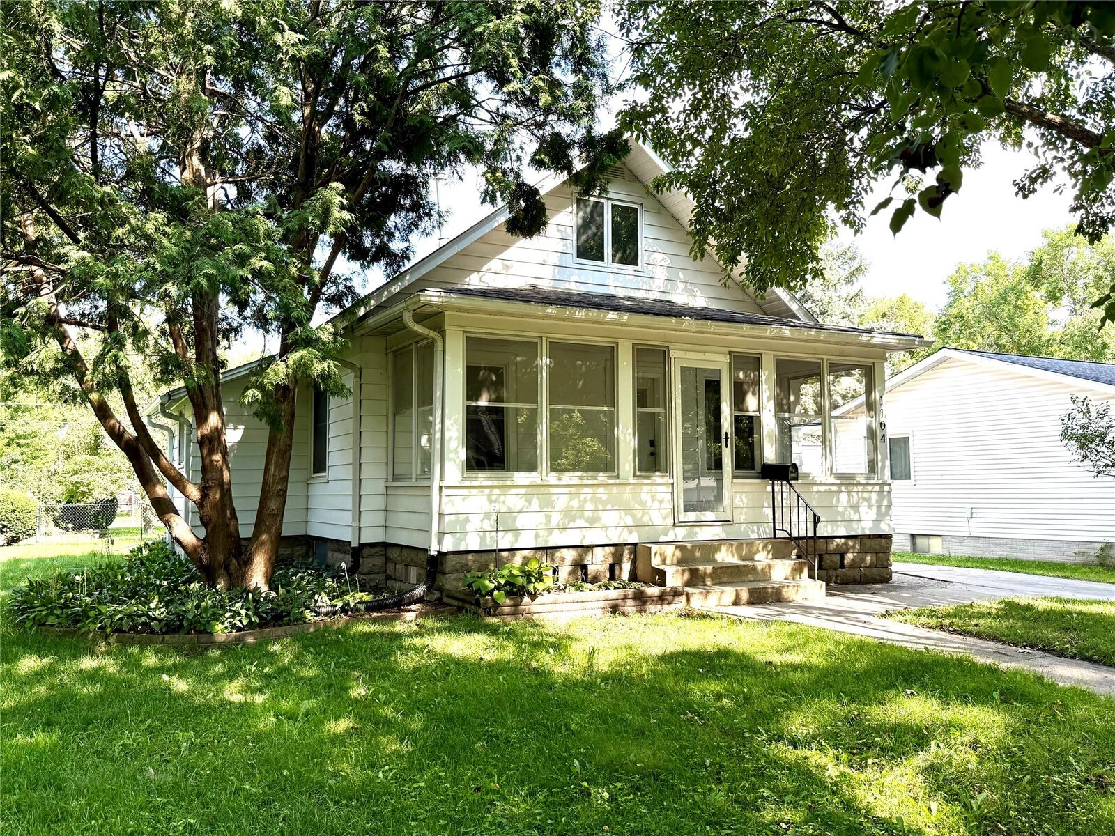 Property Photo:  1104 Wilson Avenue  IA 50010 