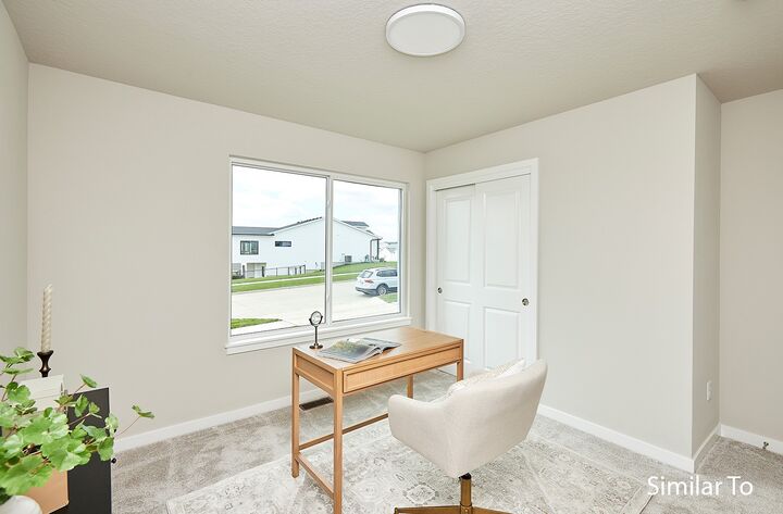 Property Photo: 4270 Grover Woods Lane IA 50317