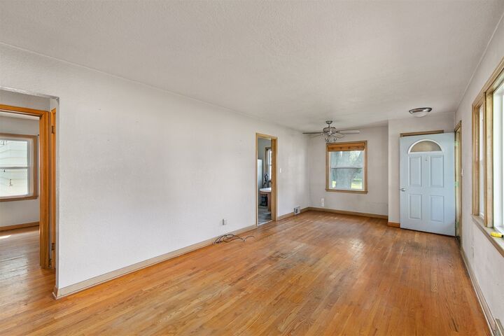 Property Photo: 1003 68th Street IA 50324