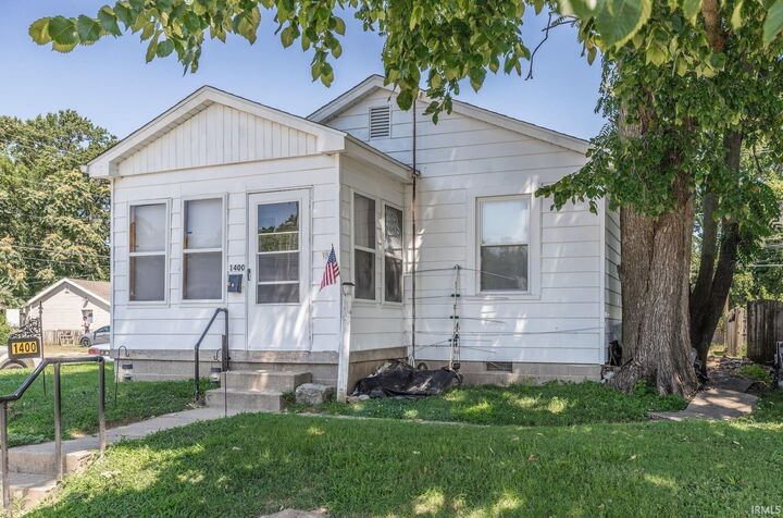 Property Photo:  1400 E Walnut Street  IN 47714 