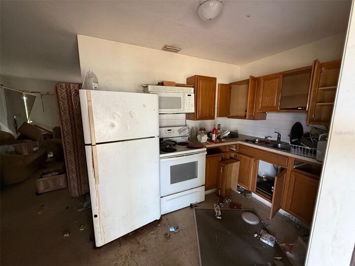 Property Photo: 410 Dalton Boulevard FL 33952
