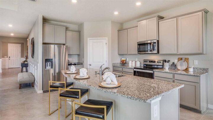 Property Photo:  2233 Sienna Spruce Street  FL 33543 