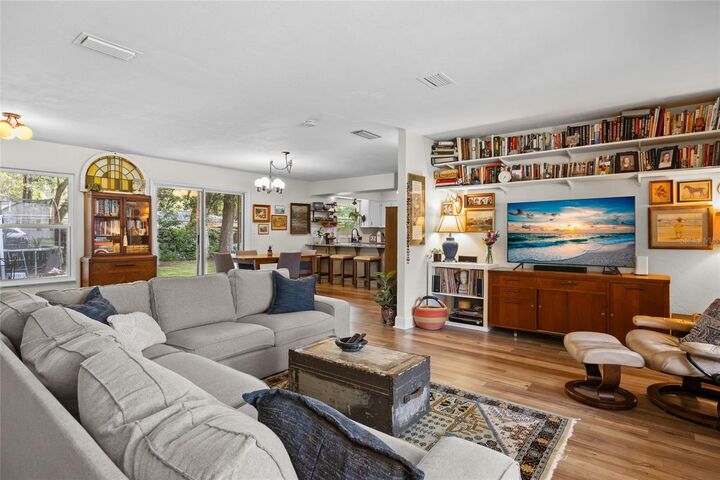 Property Photo: 4113 NW 48th Place FL 32606