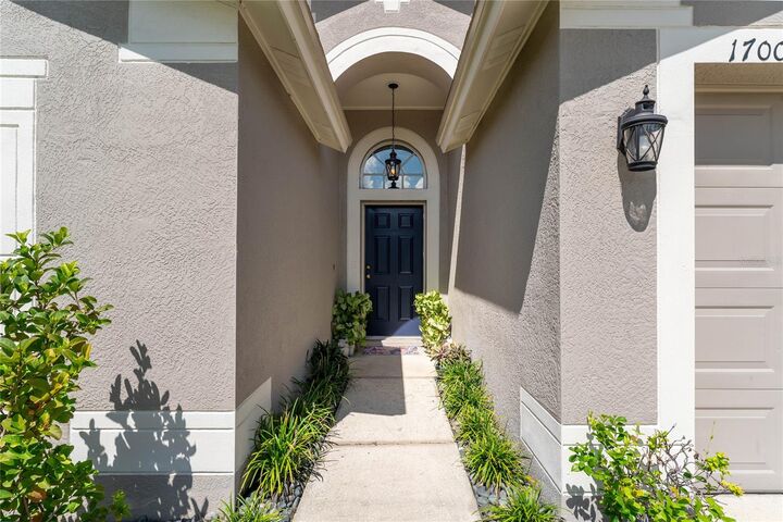 Property Photo:  1700 Leybourne Loop Loop  FL 33543 