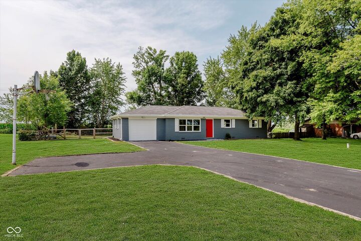 Property Photo: 5055 Oakridge Drive IN 46158