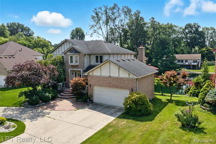 Property Photo:  1142 E South Boulevard  MI 48085 1064 