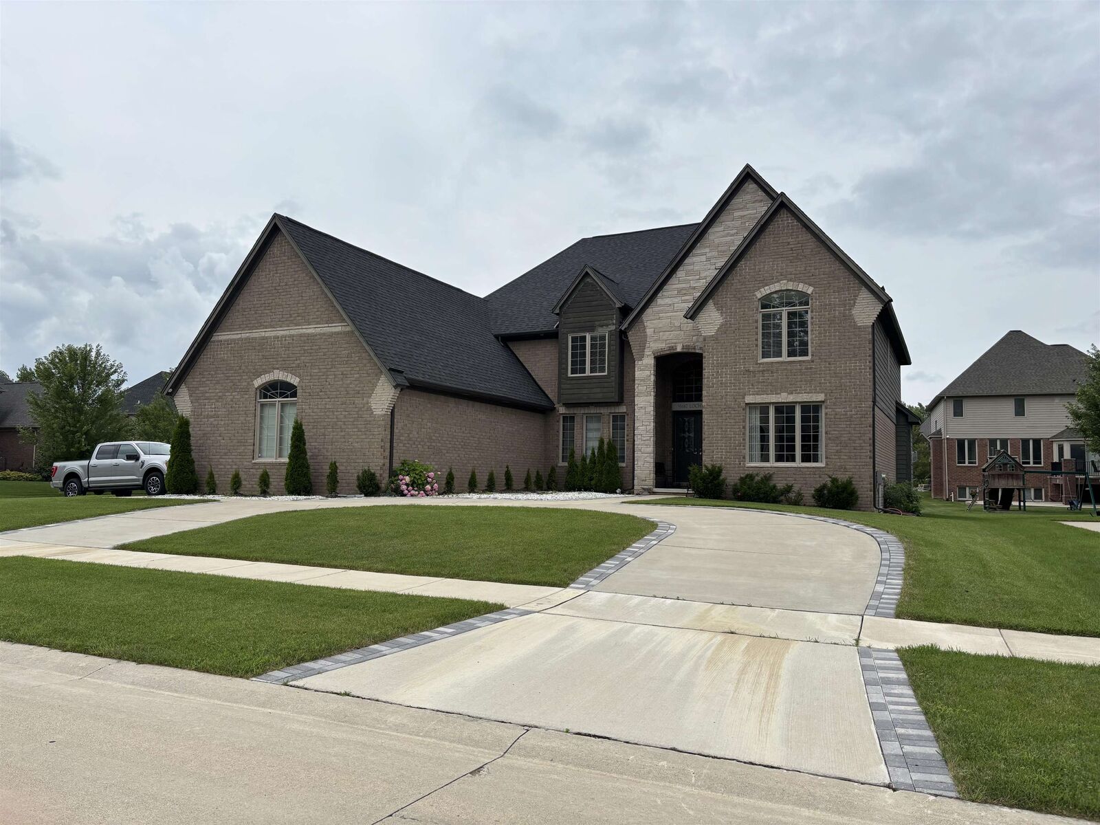 Property Photo:  55667 Lochmoor Drive  MI 48316-336 