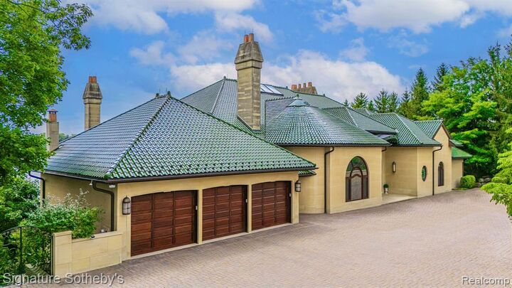 Property Photo: 1567 Island Lane MI 48302 1312