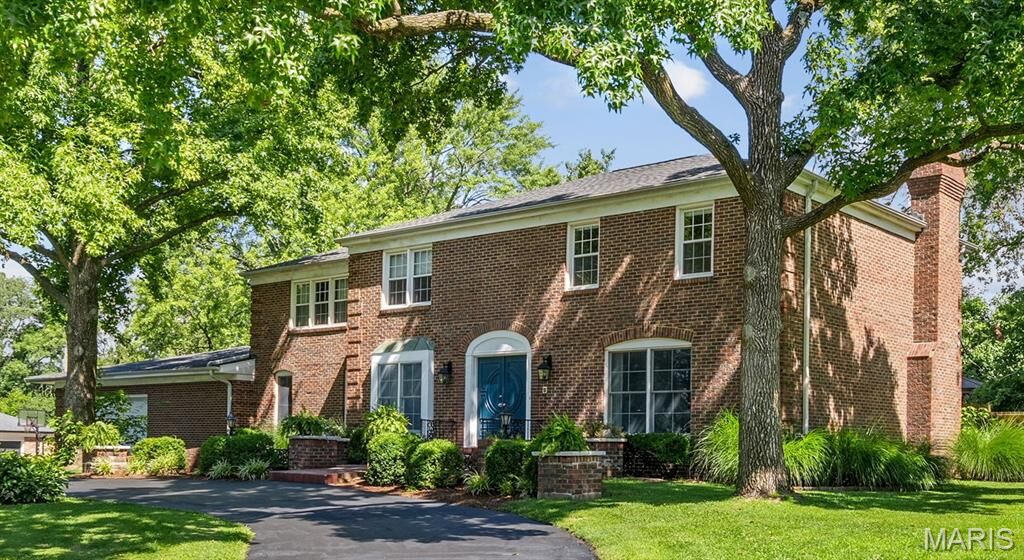 Property Photo:  9817 Countryshire Place  MO 63141 