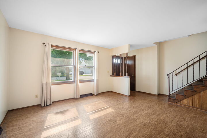 Property Photo:  752 Imperial Ct  WI 53095 