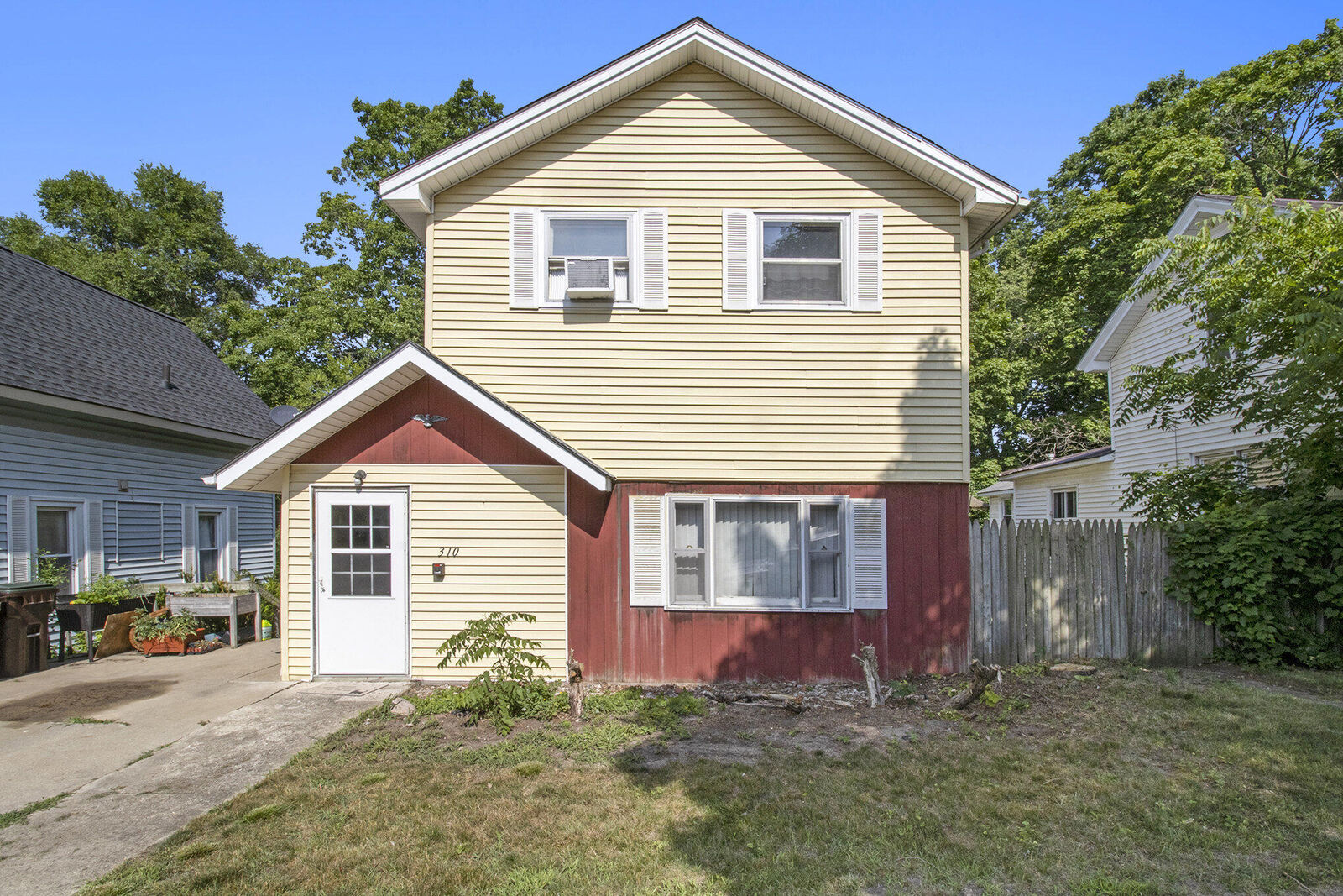 Property Photo: 310 N Warren Avenue MI 49307