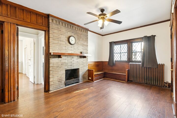 Property Photo: 724 Foster Street IL 60201