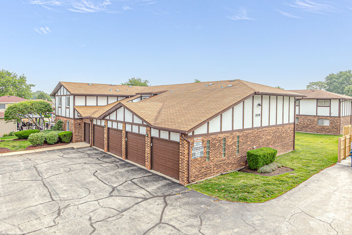 Property Photo: 5008 W 122nd Street 2B IL 60803